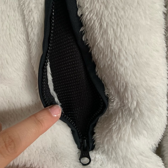 Women’s Nike Cropped Pullover - Picture 4 of 5